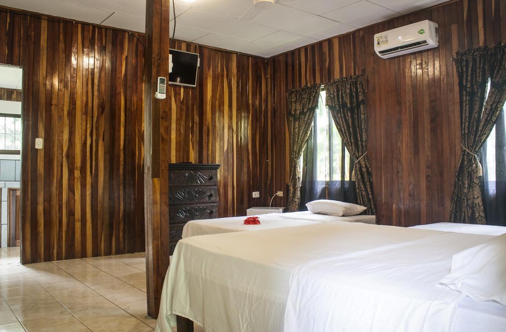Manuel Antonio Hostel Resort Kültér fotó