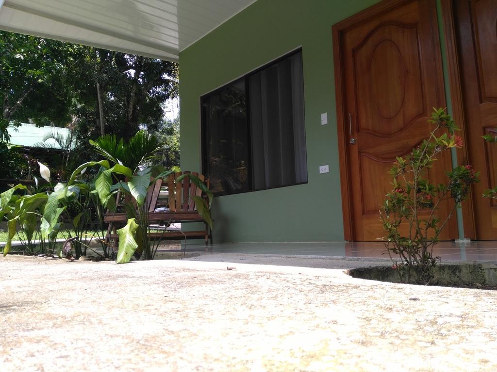 Manuel Antonio Hostel Resort Kültér fotó