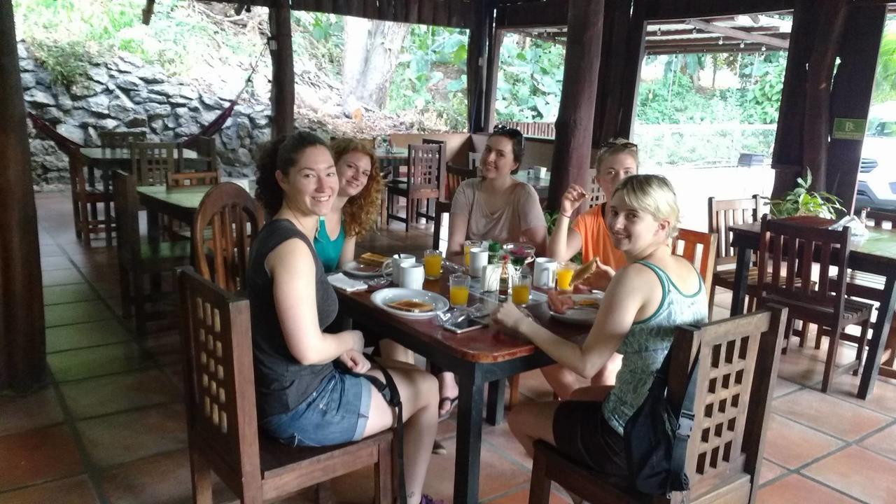 Manuel Antonio Hostel Resort Kültér fotó