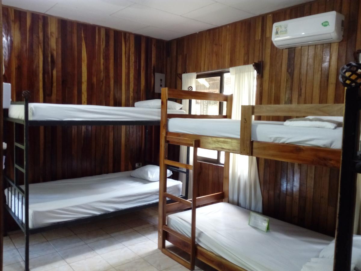 Manuel Antonio Hostel Resort Kültér fotó