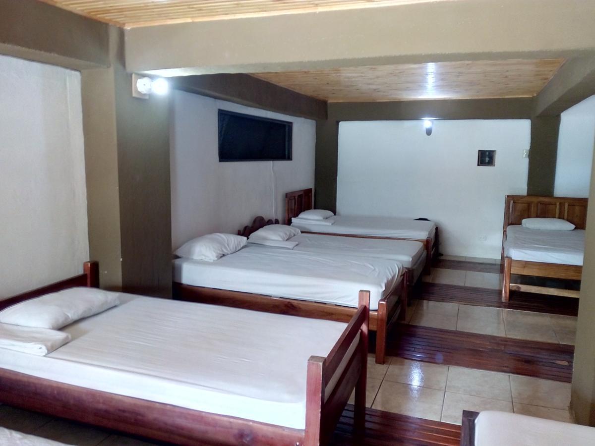 Manuel Antonio Hostel Resort Kültér fotó